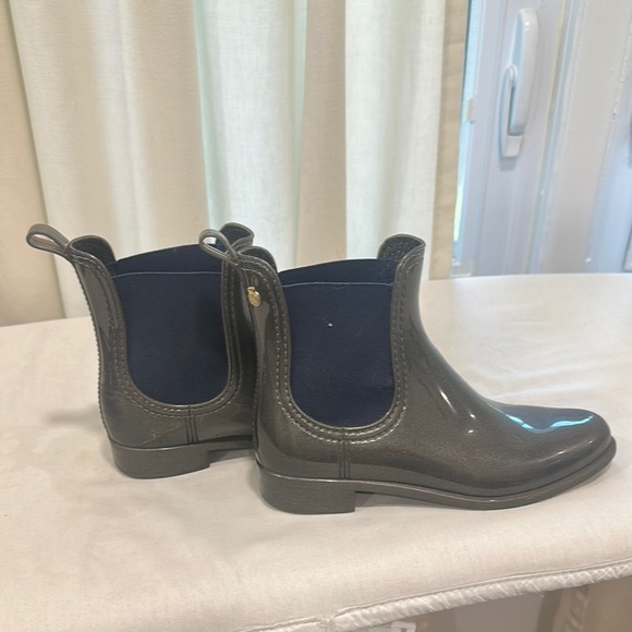 Lemon Jelly | Stylish Black Ankle Boots Good Condition - Picture 4 of 8